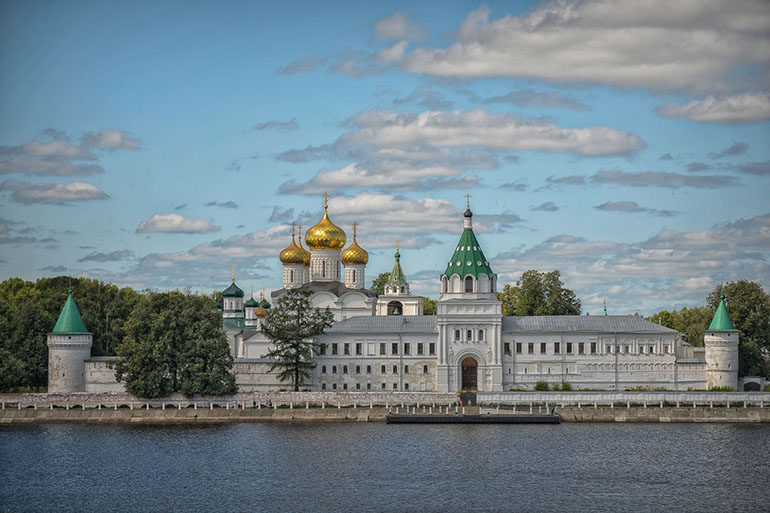 Ипатьевский монастырь памятник